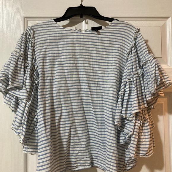 🔶Bundle 3 for 25🔶 Ruffled Sleeve Blouse - Picture 1 of 7